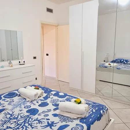 Residenza Baia Blu B Vista Mare Apartment *
