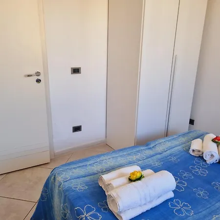 Residenza Baia Blu B Vista Mare Apartment *
